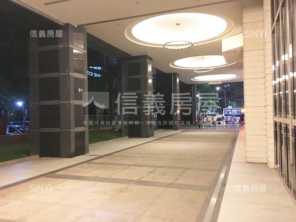 超級Ｆ１新板特區精美宅房屋室內格局與周邊環境