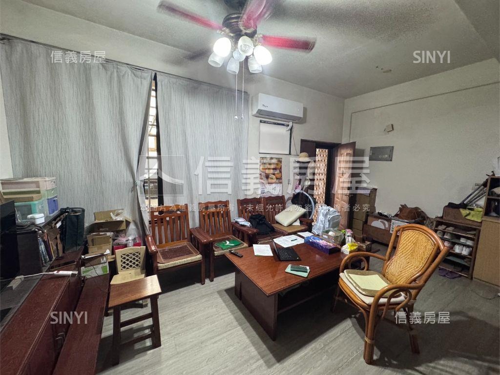 稀有臨活路日式透天房屋室內格局與周邊環境