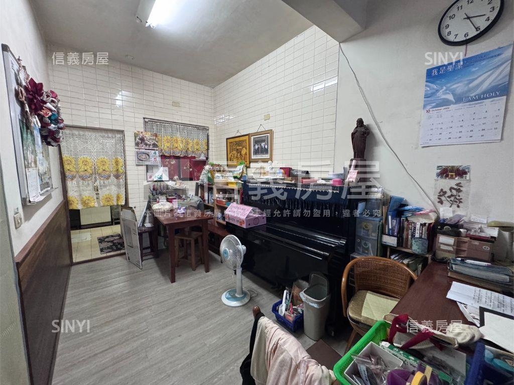 稀有臨活路日式透天房屋室內格局與周邊環境