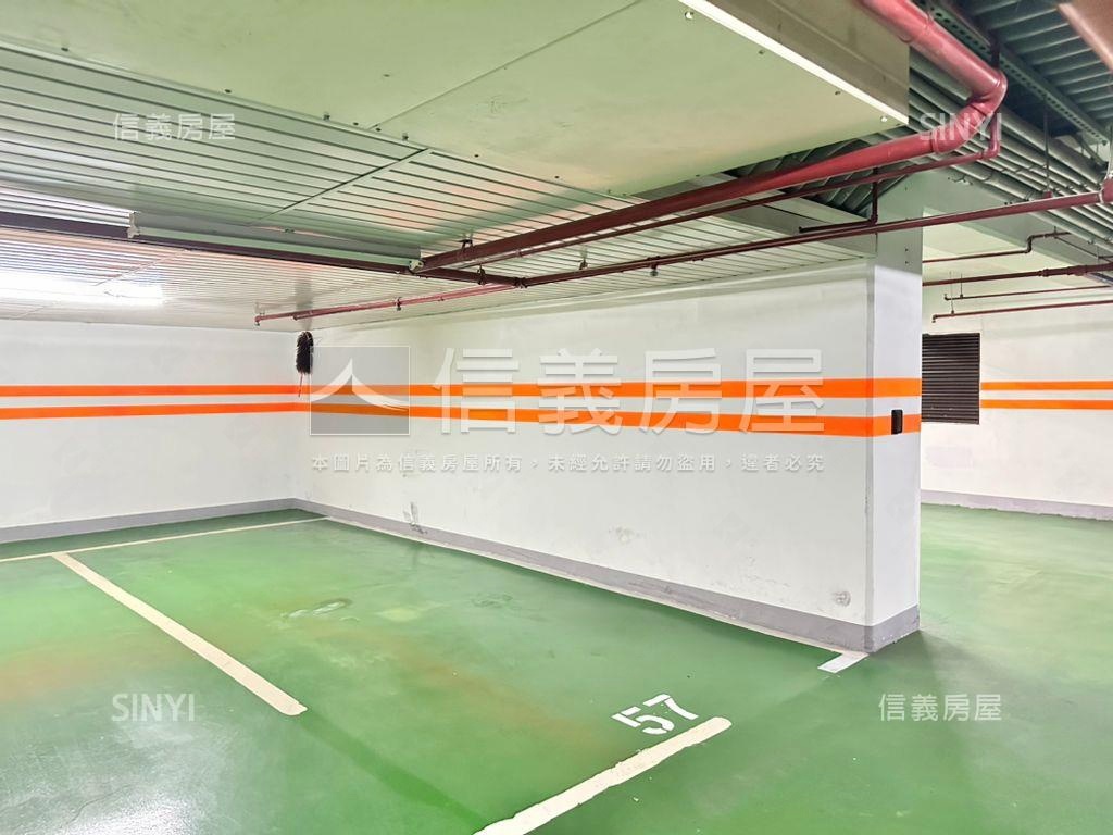基泰璀璨坡平寬敞車位房屋室內格局與周邊環境