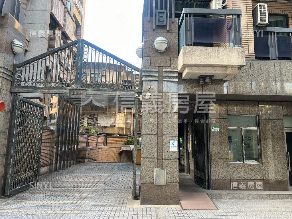 基泰璀璨坡平寬敞車位房屋室內格局與周邊環境