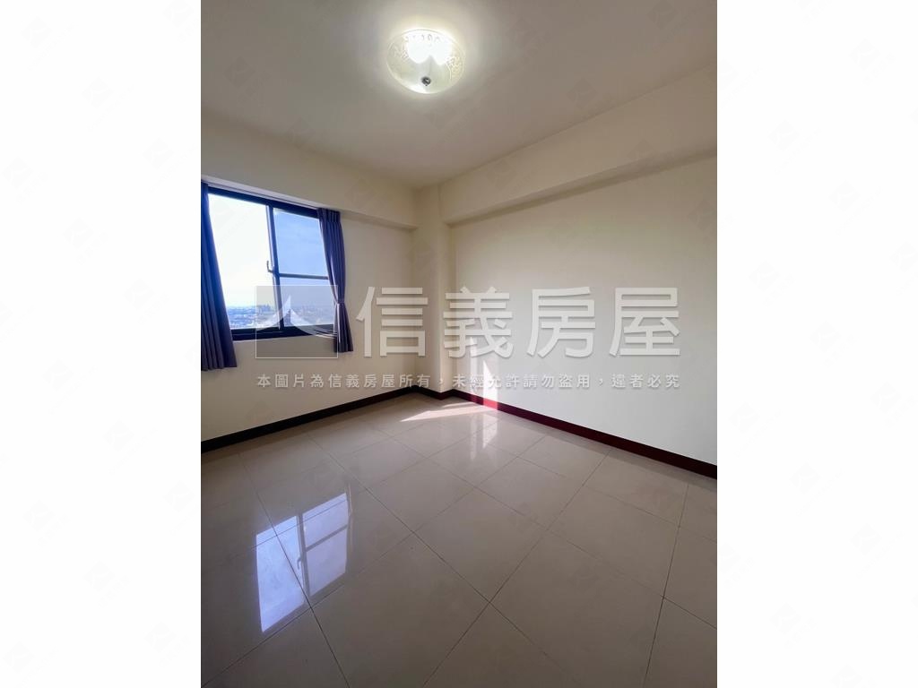 璞悅敦峰美透天房屋室內格局與周邊環境