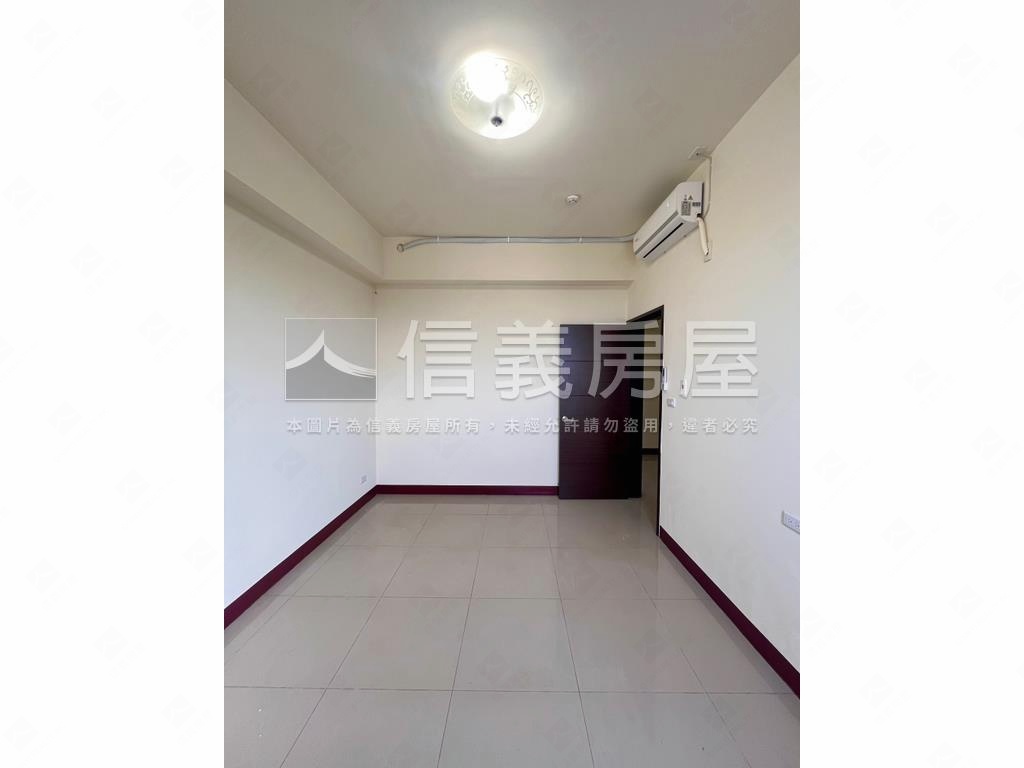 璞悅敦峰美透天房屋室內格局與周邊環境