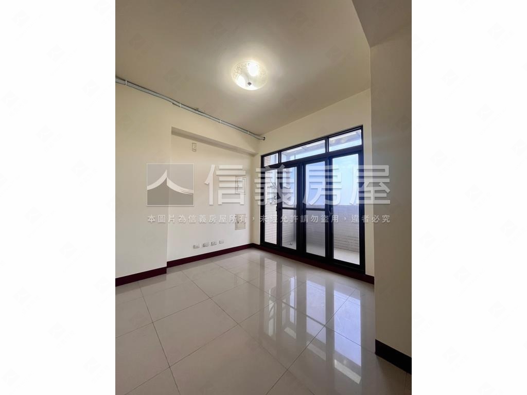 璞悅敦峰美透天房屋室內格局與周邊環境