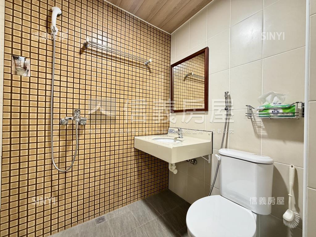 面凱旋國小大空間翻新美寓房屋室內格局與周邊環境