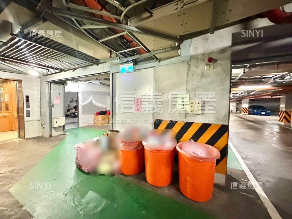 陽光沐浴。稀有３房車位房屋室內格局與周邊環境