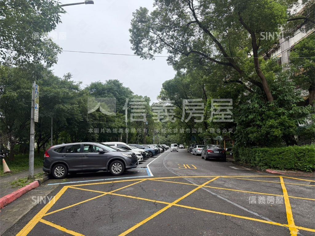 研二低樓層金雞母房屋室內格局與周邊環境