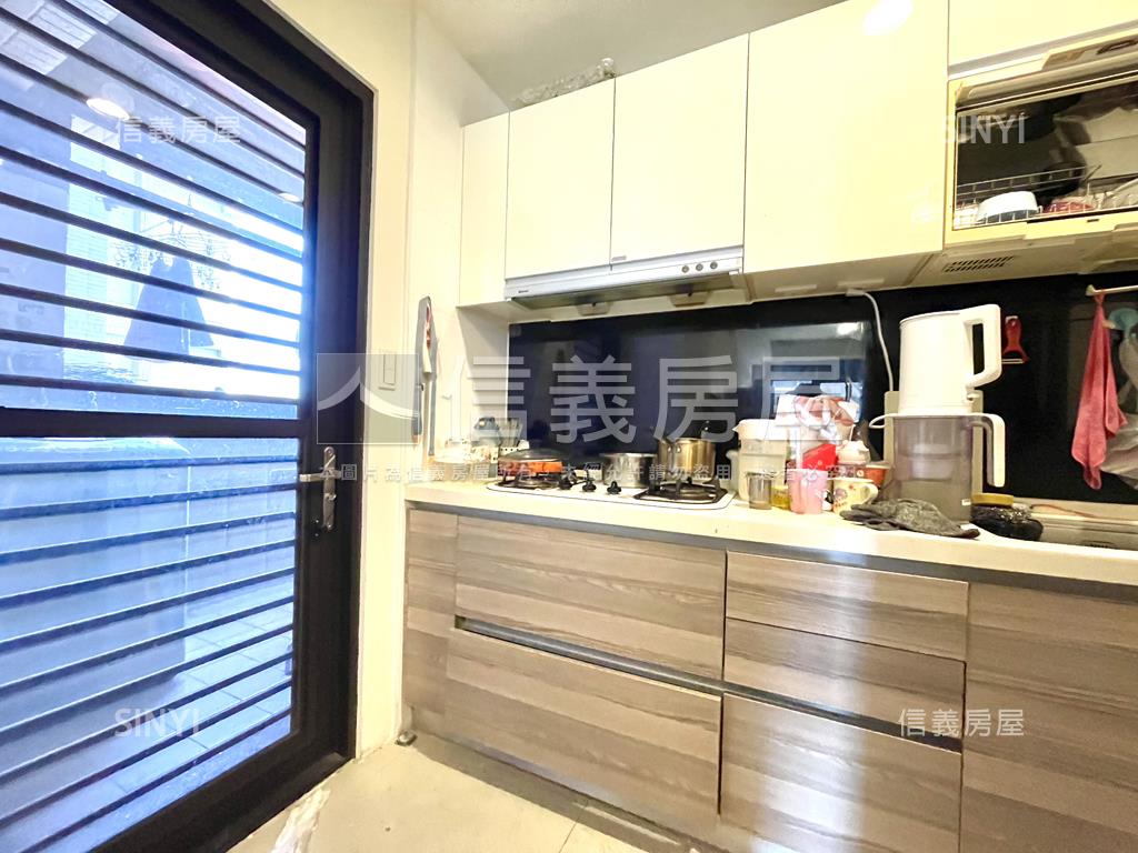 輕屋齡中高樓美三房平車房屋室內格局與周邊環境