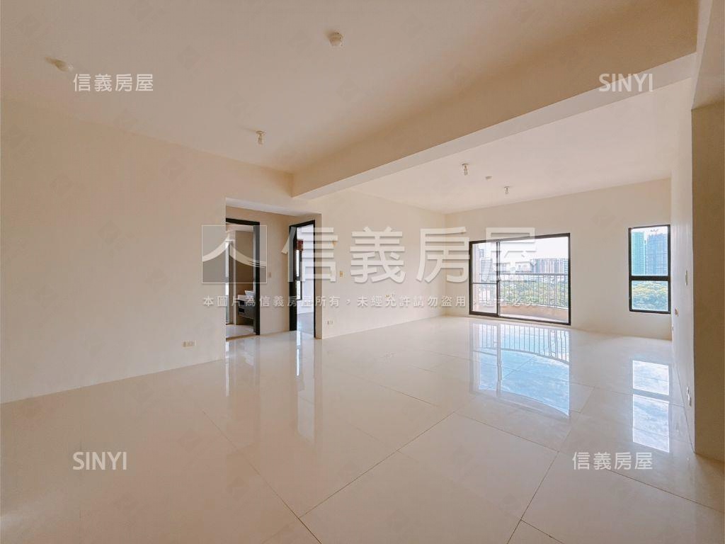 愛河首排️四房雙平車房屋室內格局與周邊環境