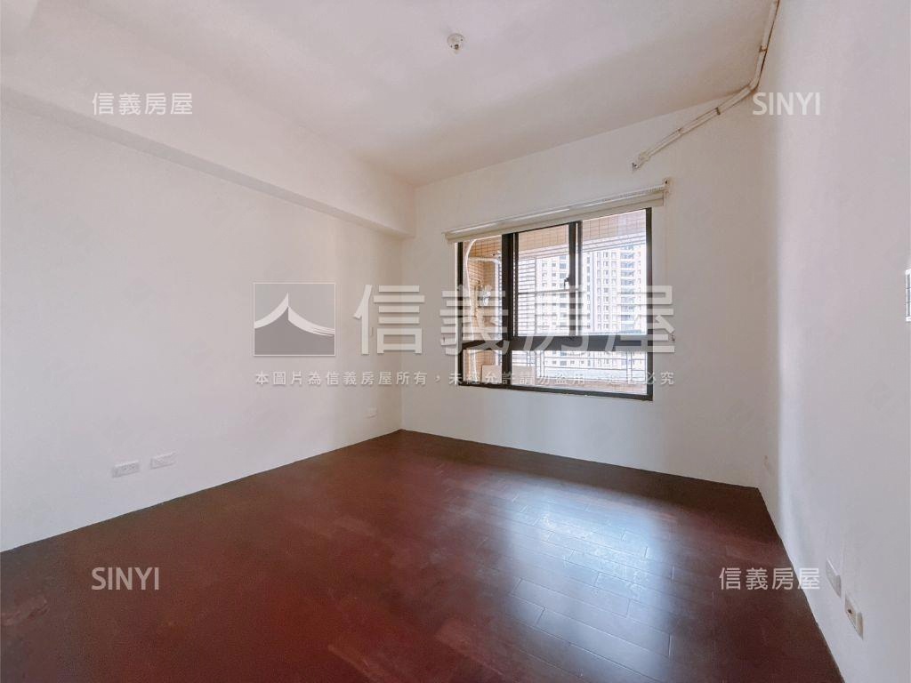 愛河首排️四房雙平車房屋室內格局與周邊環境