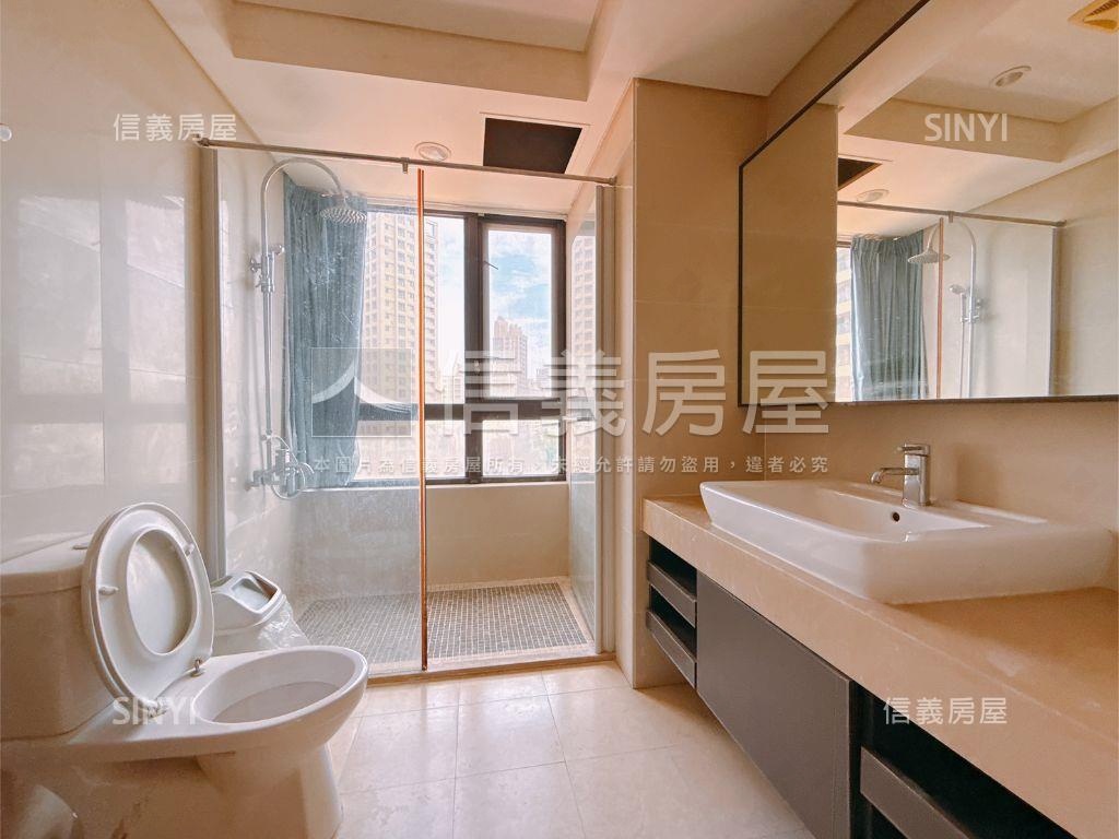 愛河首排️四房雙平車房屋室內格局與周邊環境