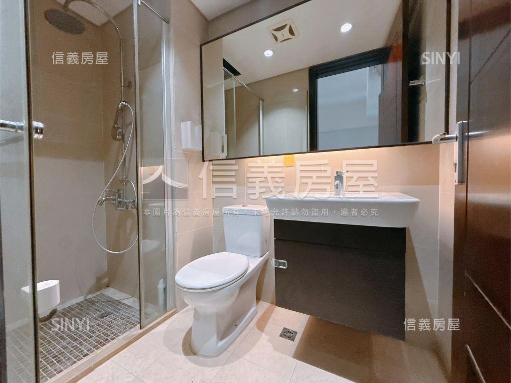 愛河首排️四房雙平車房屋室內格局與周邊環境