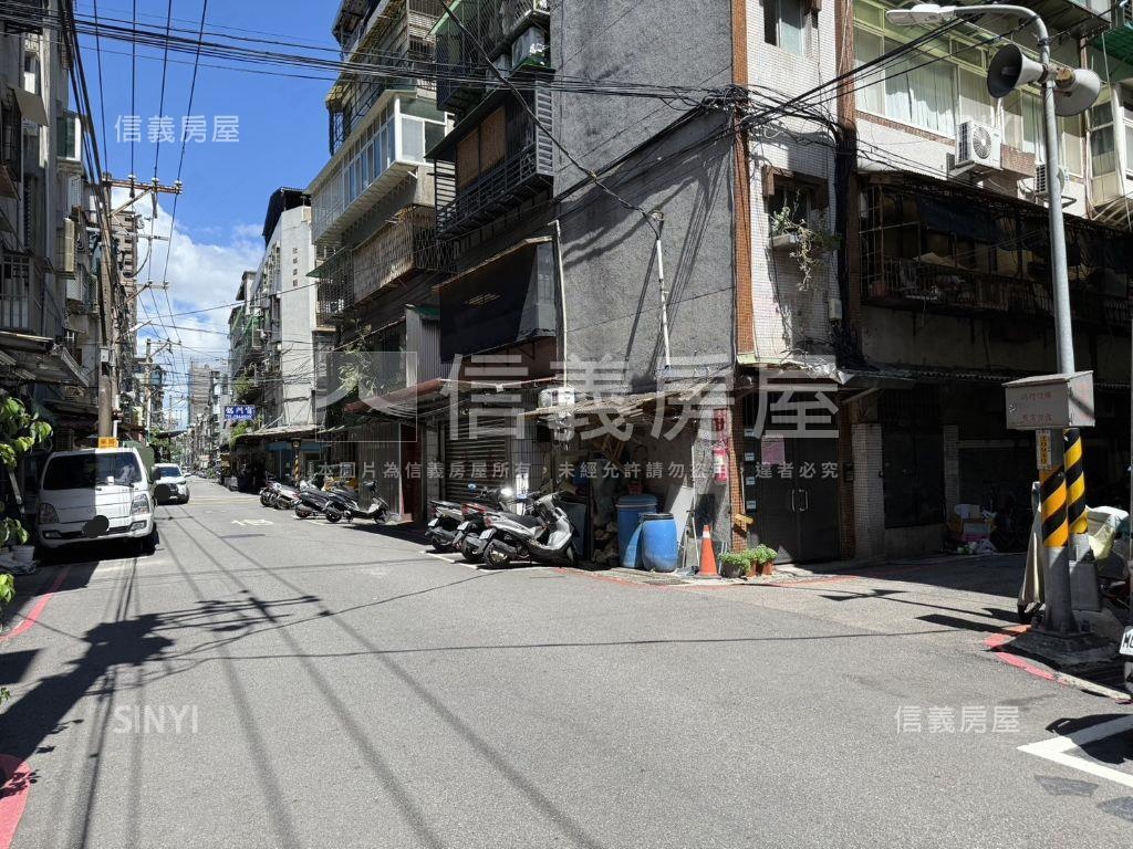 秀朗近公園三樓公寓房屋室內格局與周邊環境