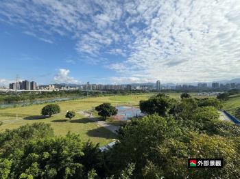 秀朗近公園三樓公寓