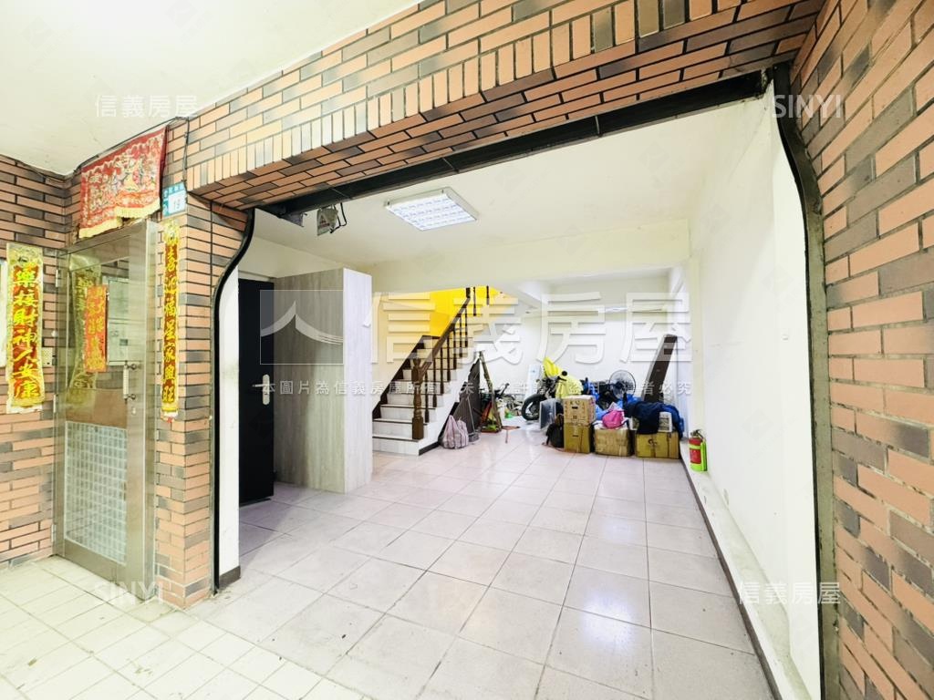 ２５年內低總價５房透天房屋室內格局與周邊環境