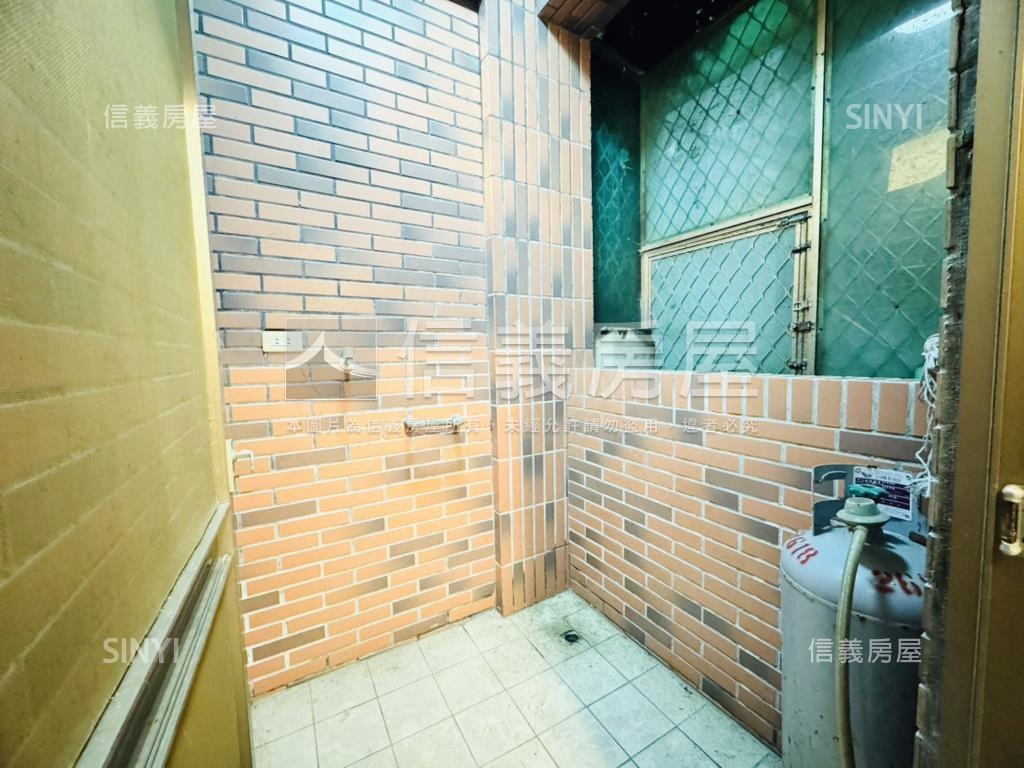 ２５年內低總價５房透天房屋室內格局與周邊環境