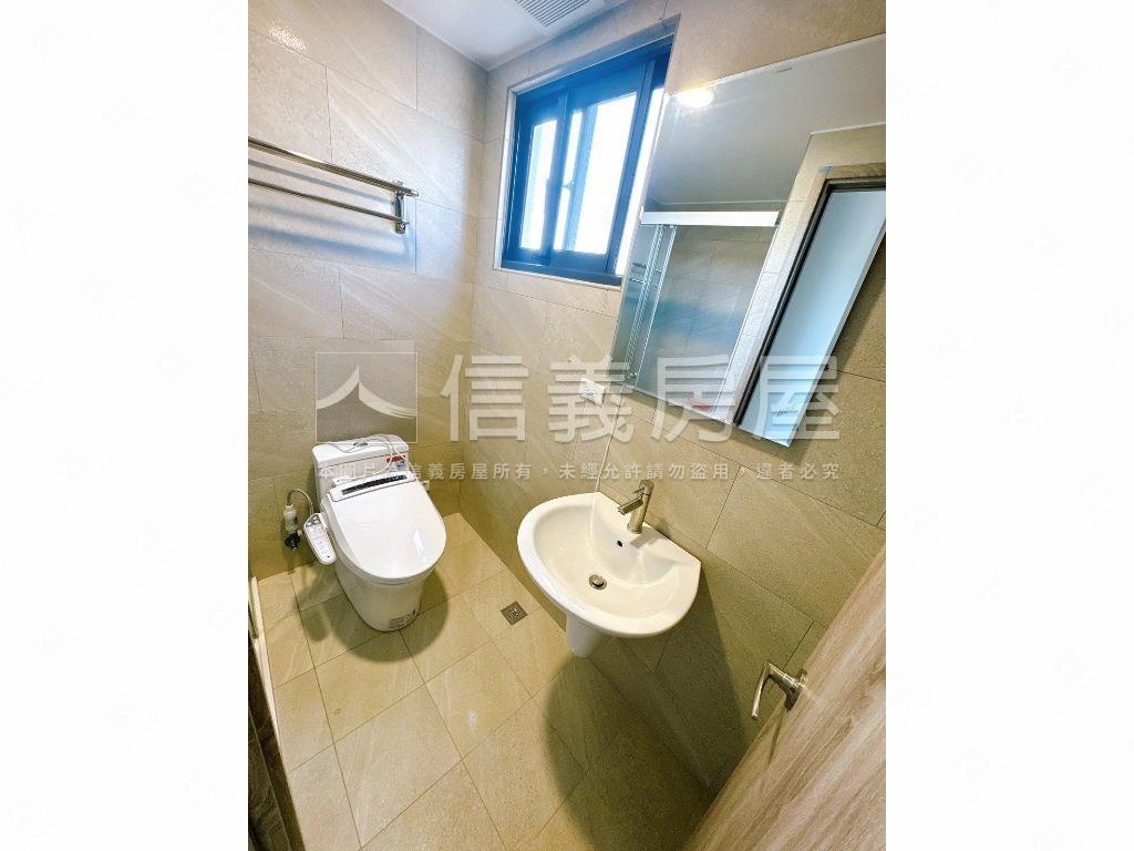 低於實登！一年屋兩房兩衛房屋室內格局與周邊環境