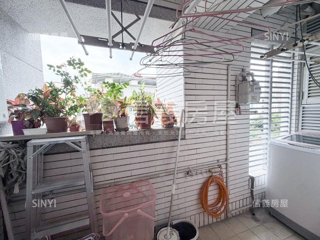 巨蛋獨家✿美學館三房平車房屋室內格局與周邊環境