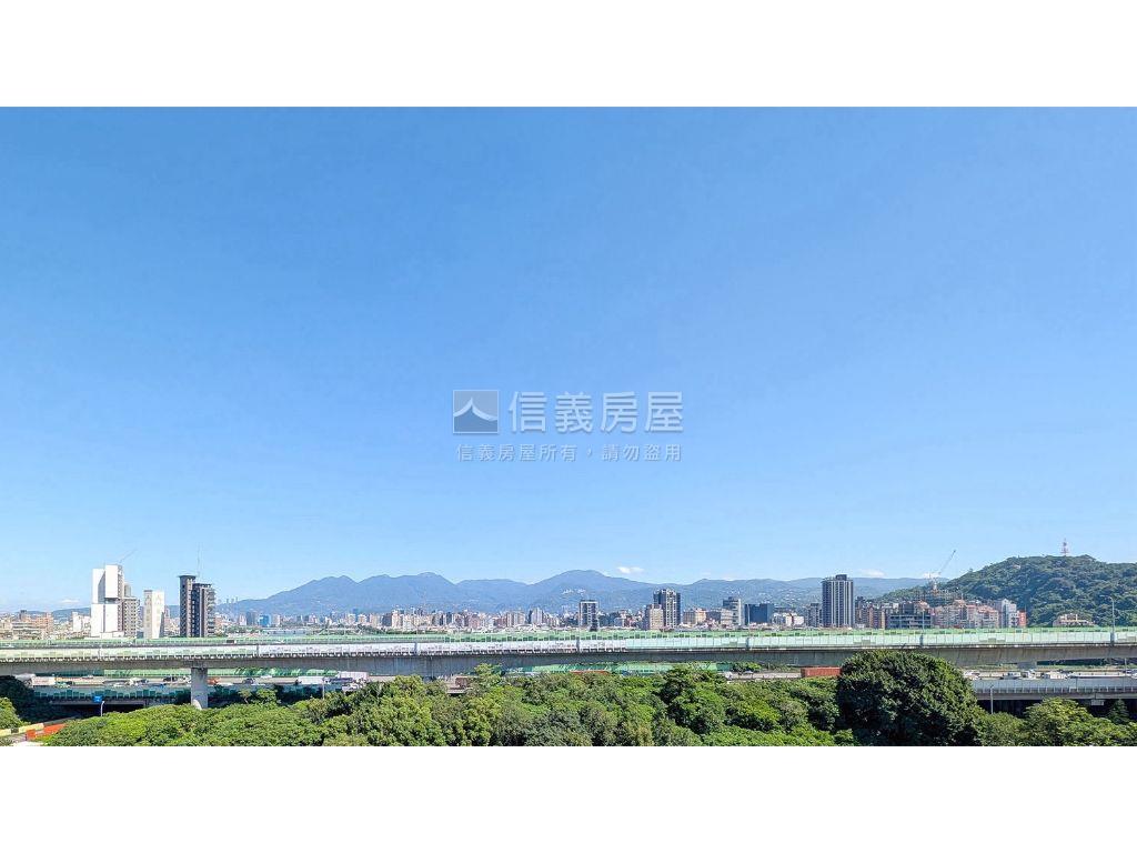 敦品苑全新舒適三房車位房屋室內格局與周邊環境