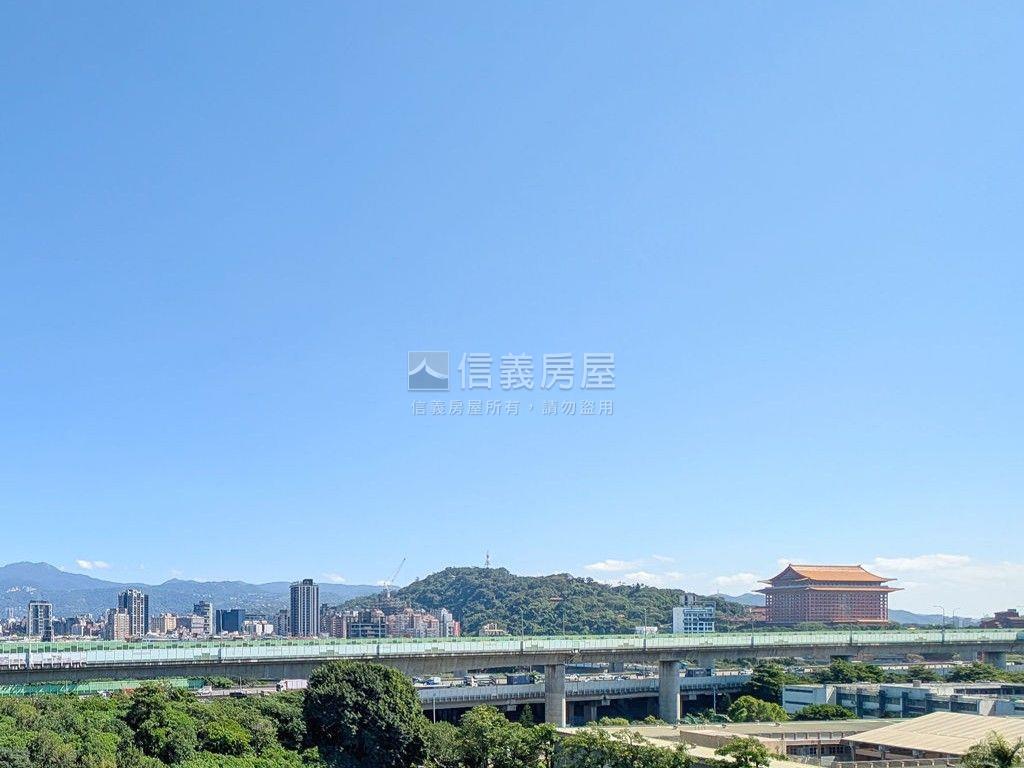 敦品苑全新舒適三房車位房屋室內格局與周邊環境