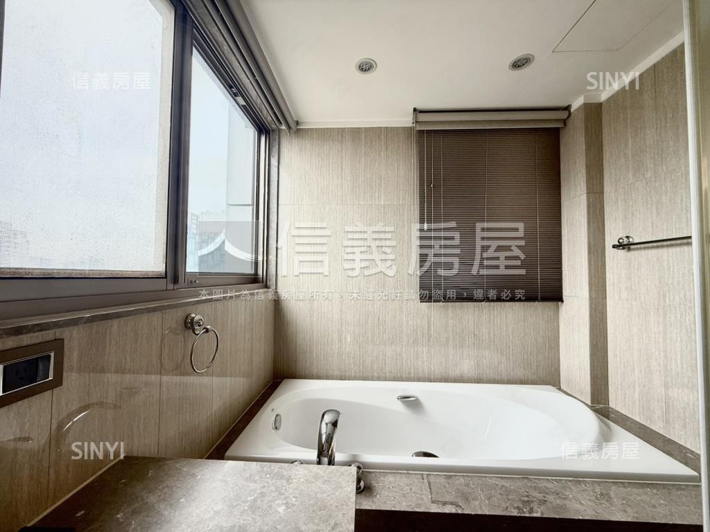 中港一方四房四衛三平車房屋室內格局與周邊環境