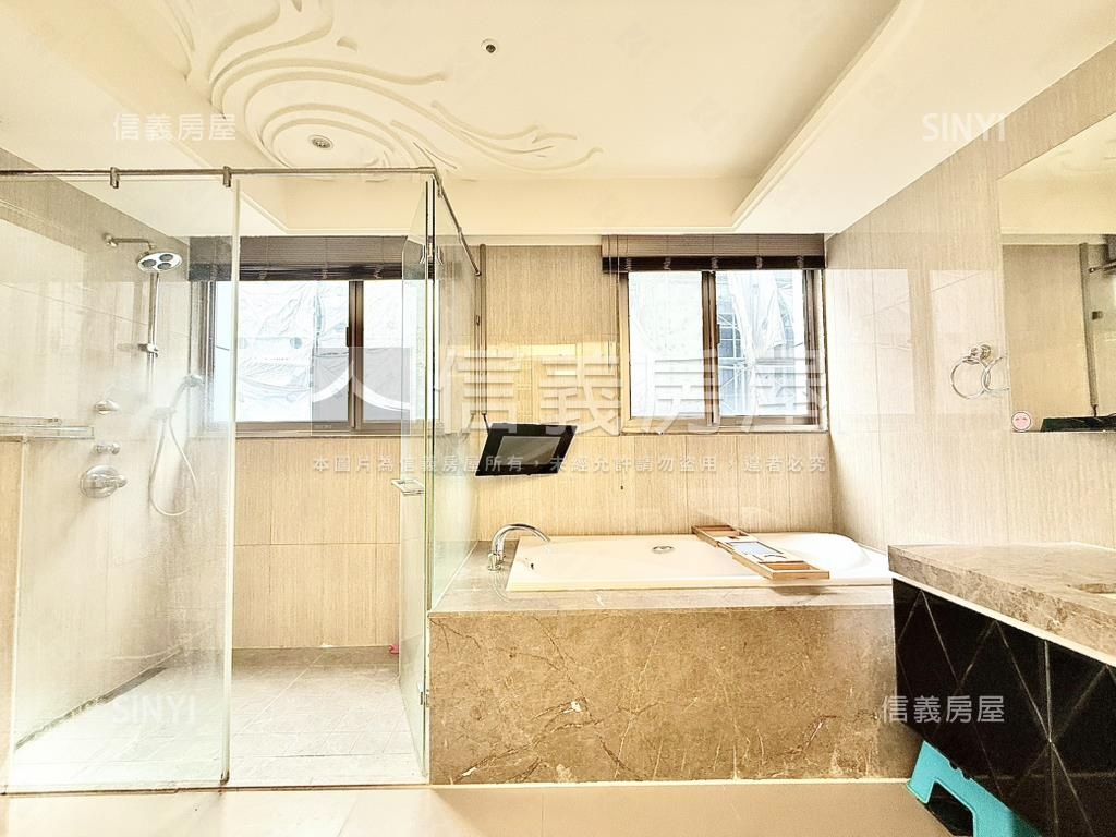 中港一方四房四衛三平車房屋室內格局與周邊環境