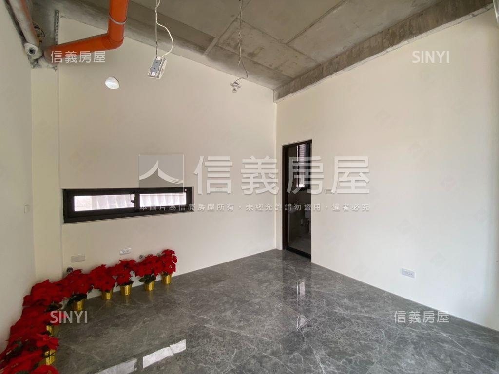 單元三朝南角間店墅房屋室內格局與周邊環境