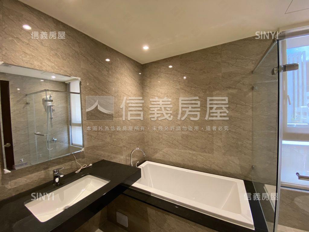 單元三朝南角間店墅房屋室內格局與周邊環境