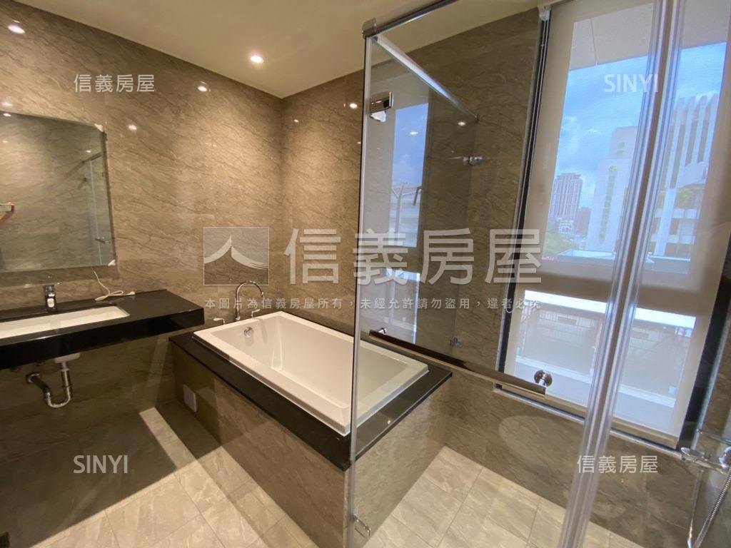 單元三朝南角間店墅房屋室內格局與周邊環境