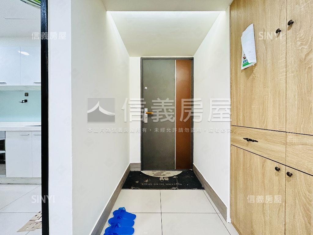 專任新市１６８挑高溫馨宅房屋室內格局與周邊環境