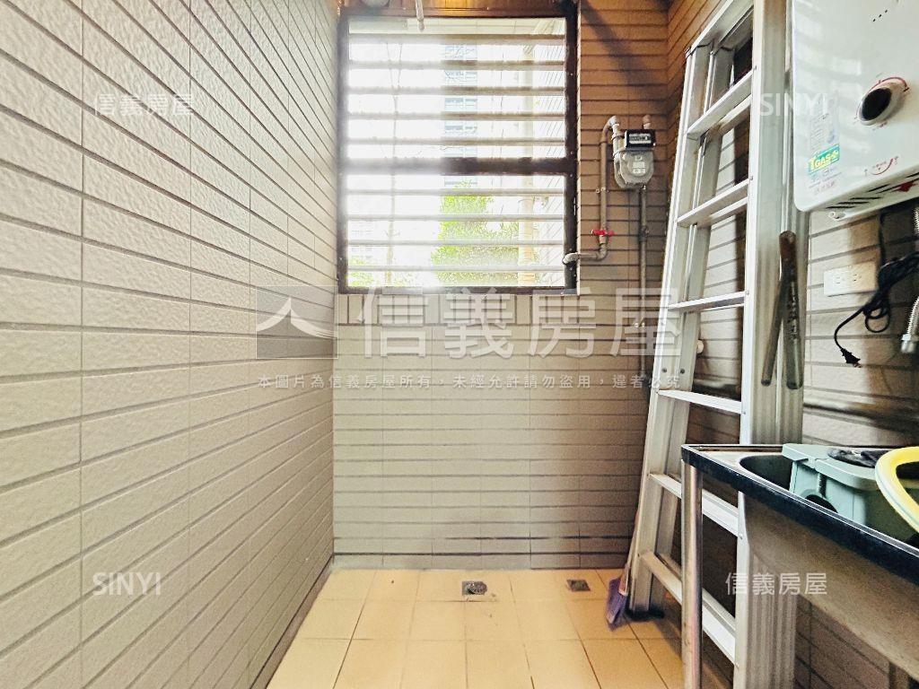專任新市１６８挑高溫馨宅房屋室內格局與周邊環境