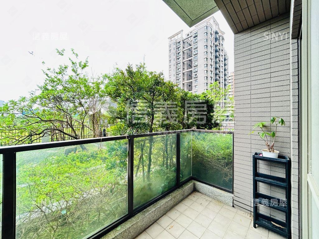 專任新市１６８挑高溫馨宅房屋室內格局與周邊環境