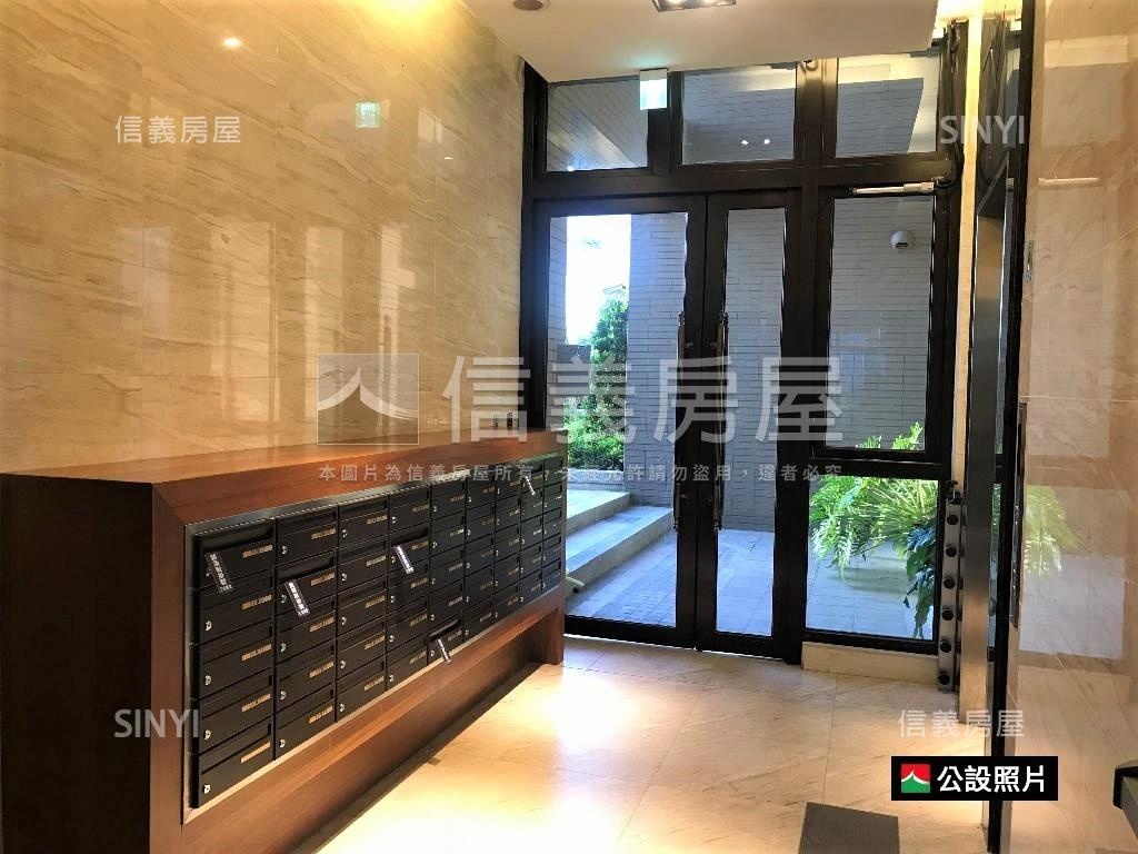 專任新市１６８挑高溫馨宅房屋室內格局與周邊環境