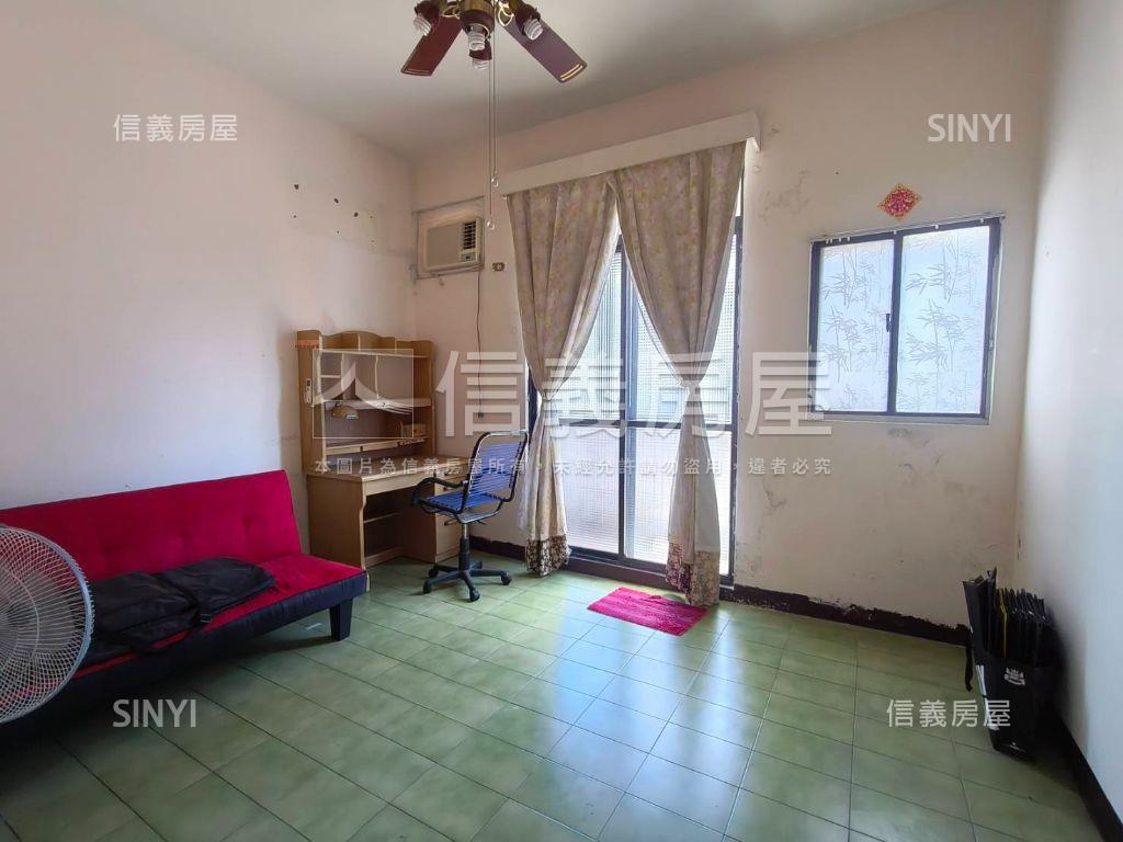 近鳳西國中車庫透天房屋室內格局與周邊環境