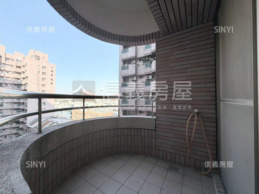 衛武國家採光高樓四房平車房屋室內格局與周邊環境