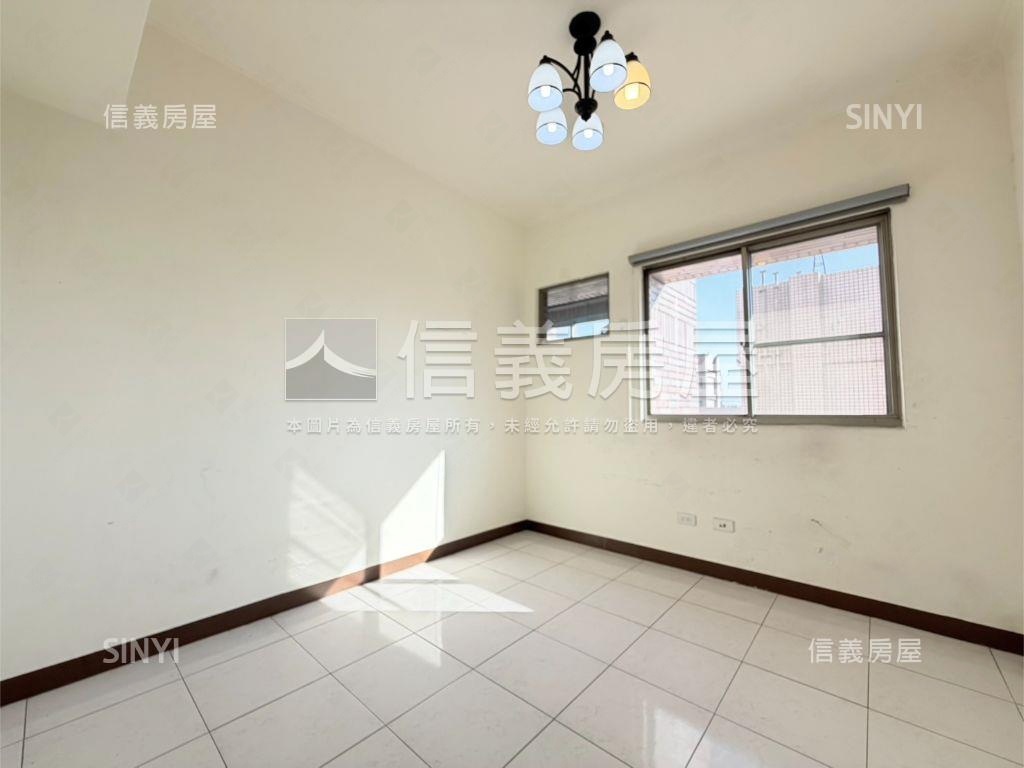 衛武國家採光高樓四房平車房屋室內格局與周邊環境