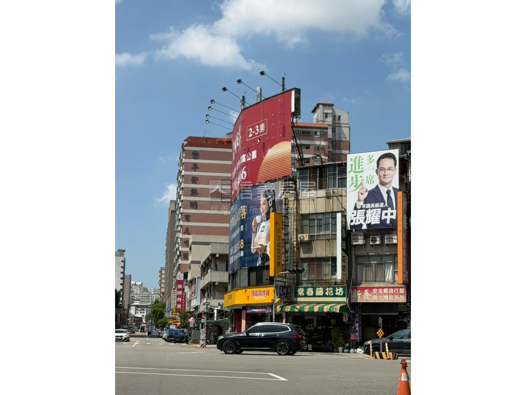五權西路頂呱呱大面寬店面房屋室內格局與周邊環境
