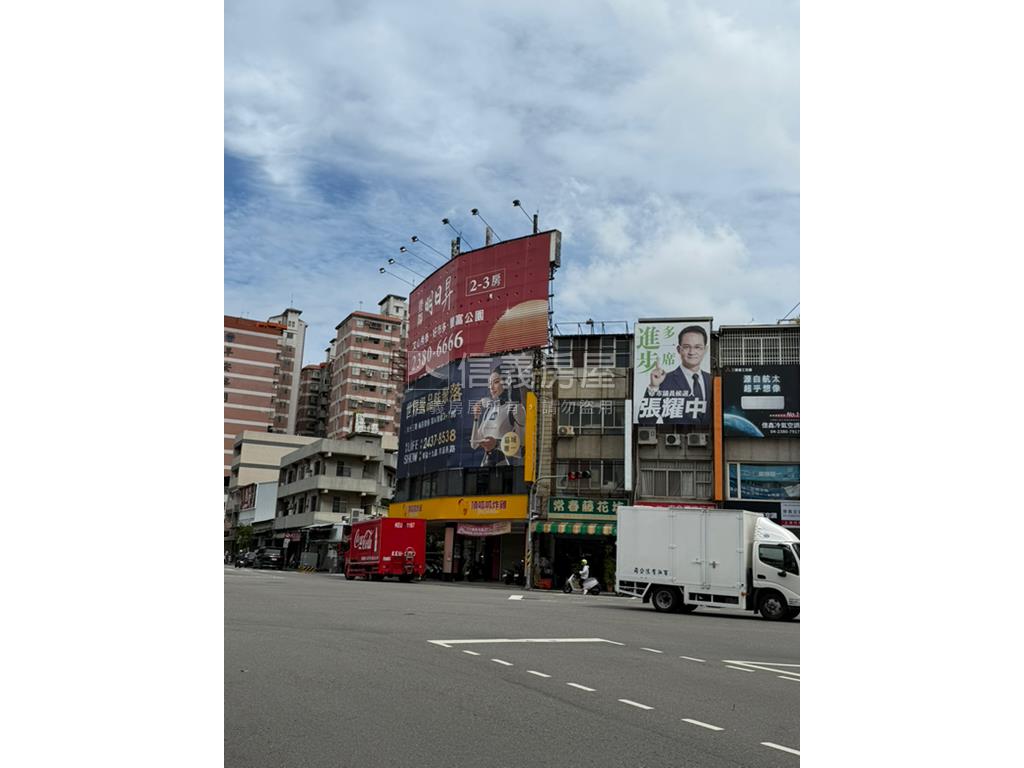 五權西路頂呱呱大面寬店面房屋室內格局與周邊環境