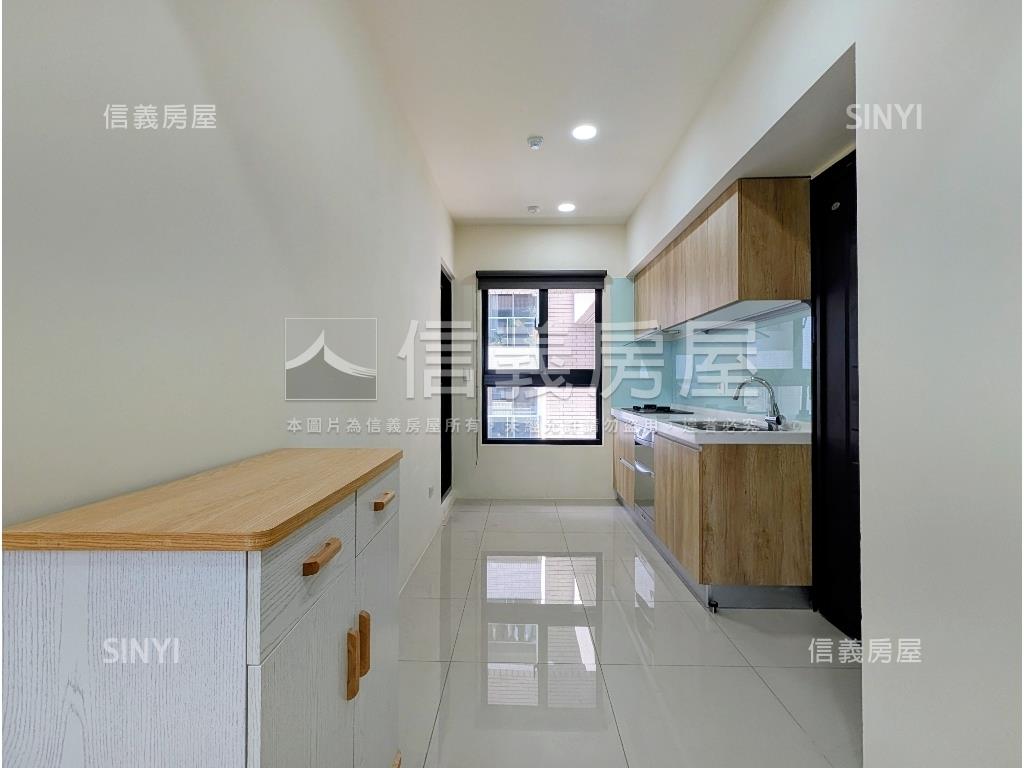 高大特區邊間海景三房平車房屋室內格局與周邊環境