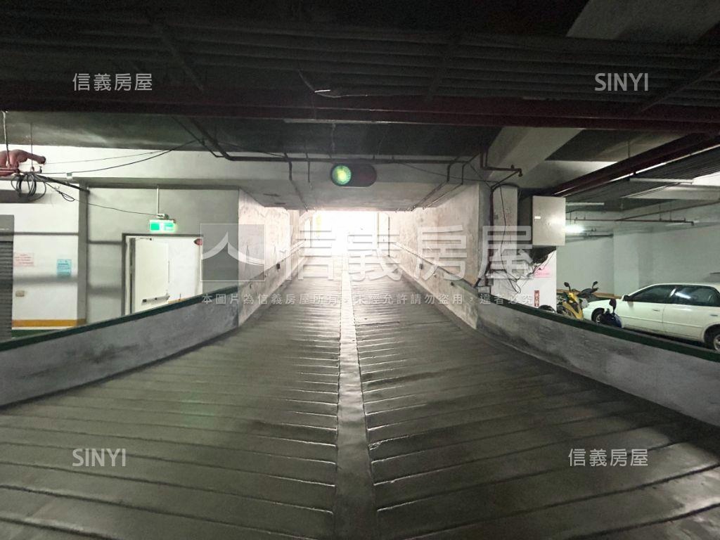 我城三房兩衛高樓附平車房屋室內格局與周邊環境