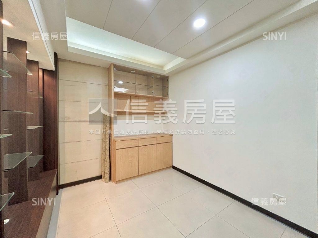 爵士悅三房附平面車位房屋室內格局與周邊環境