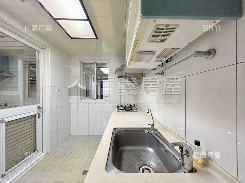 爵士悅三房附平面車位房屋室內格局與周邊環境