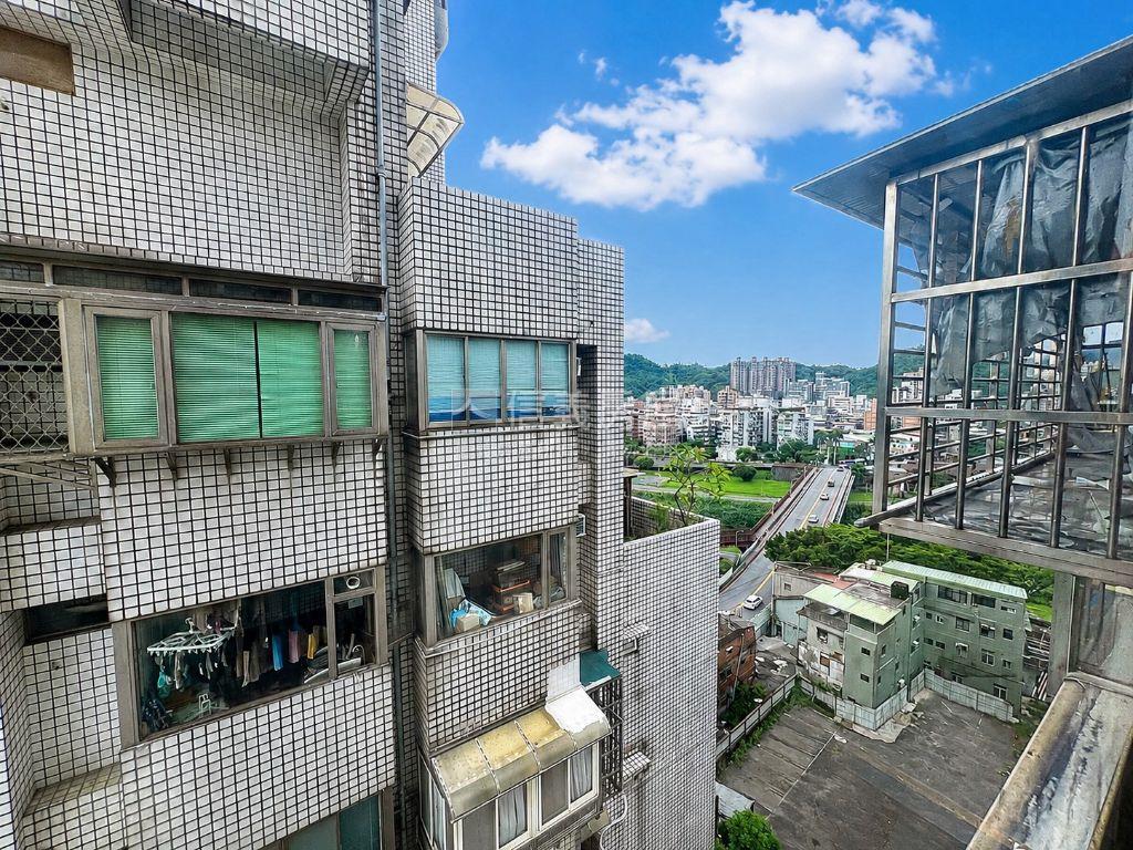 綠隄新婚首購置產美居房屋室內格局與周邊環境