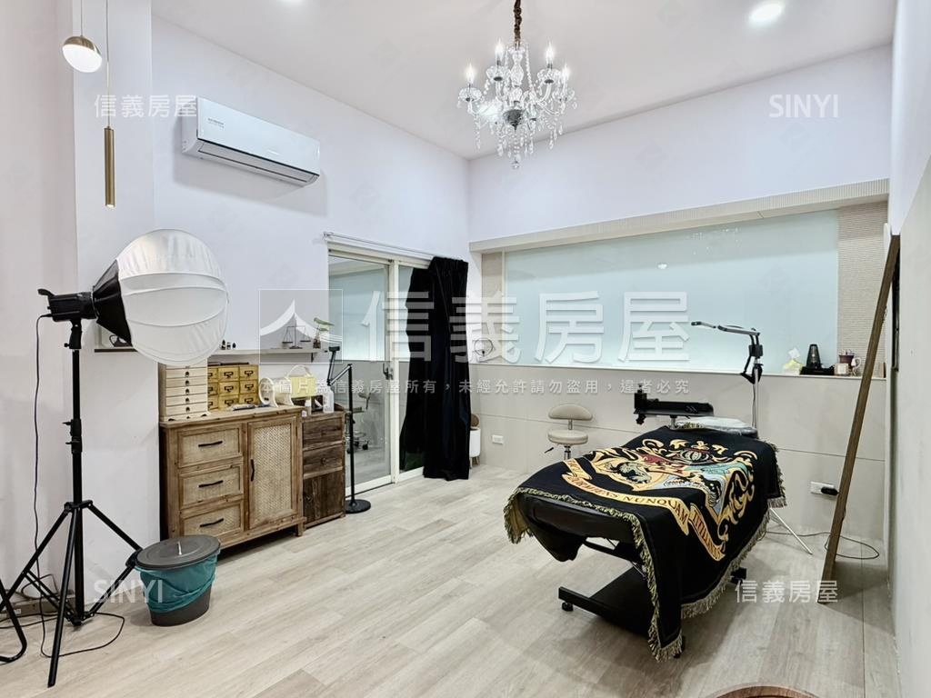 近捷運大面寬精美裝潢角店房屋室內格局與周邊環境