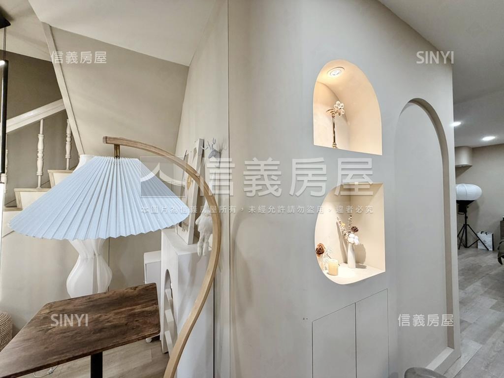 近捷運大面寬精美裝潢角店房屋室內格局與周邊環境