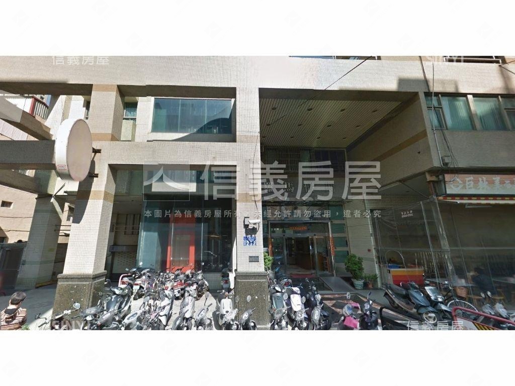 五期熱鬧店面附車位房屋室內格局與周邊環境