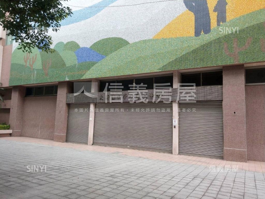 五期熱鬧店面附車位房屋室內格局與周邊環境