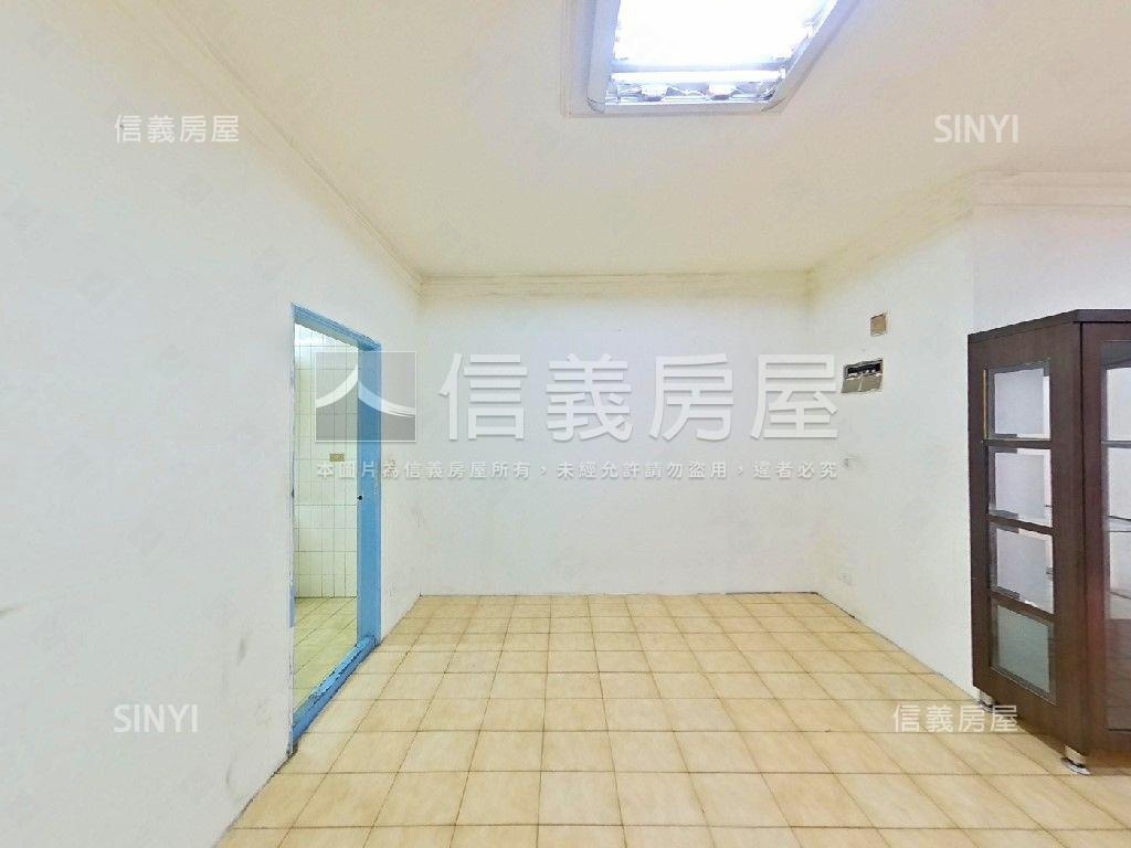 專任輔大捷運站便宜３房房屋室內格局與周邊環境