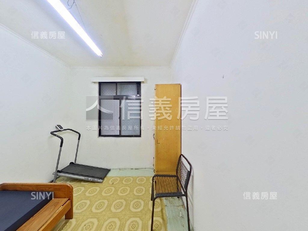 專任輔大捷運站便宜３房房屋室內格局與周邊環境