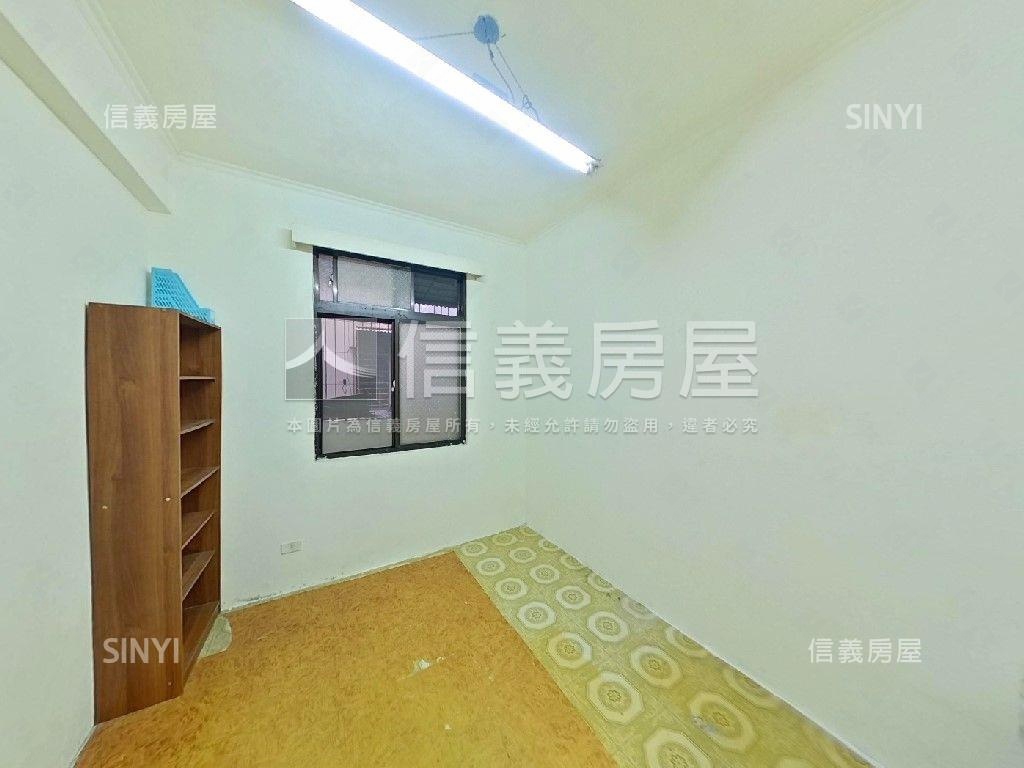 專任輔大捷運站便宜３房房屋室內格局與周邊環境